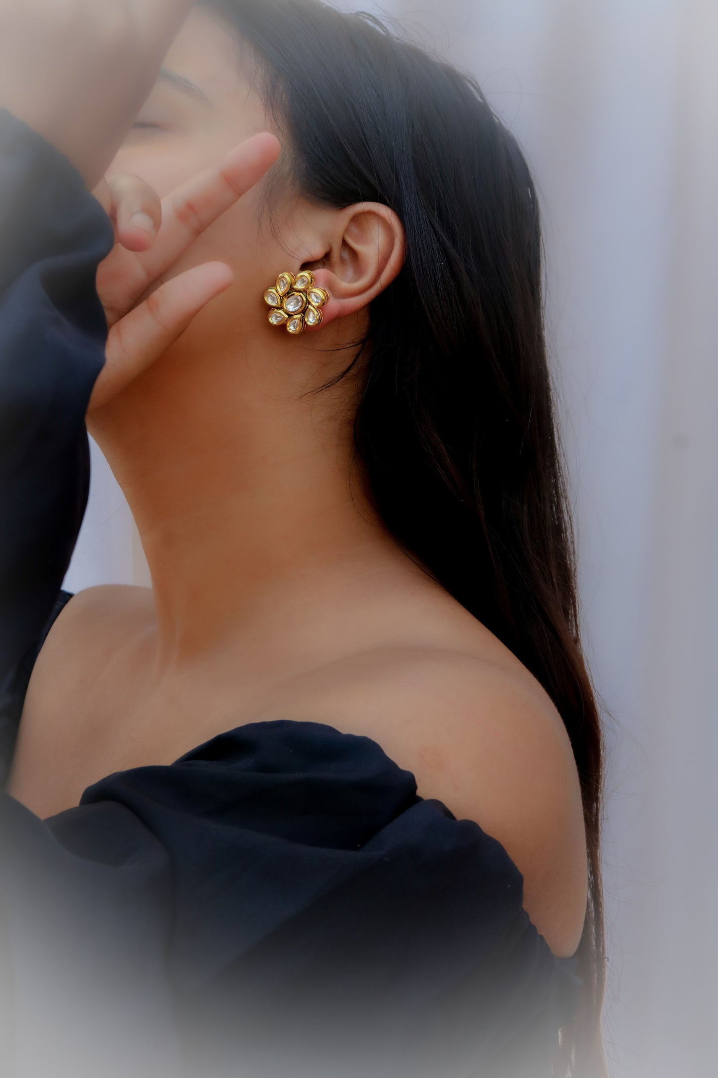 Shaina Kundan Studs