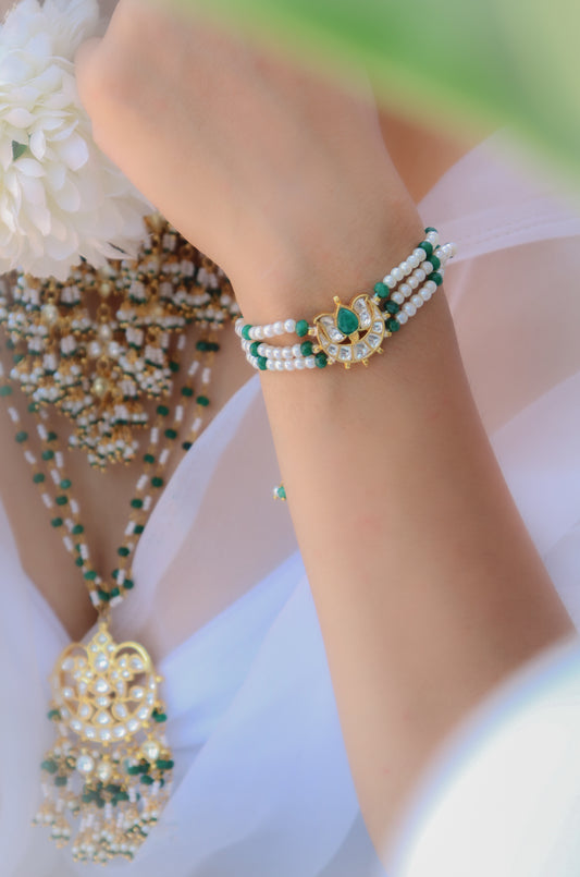 Urooj Green Kundan Jewelry Set