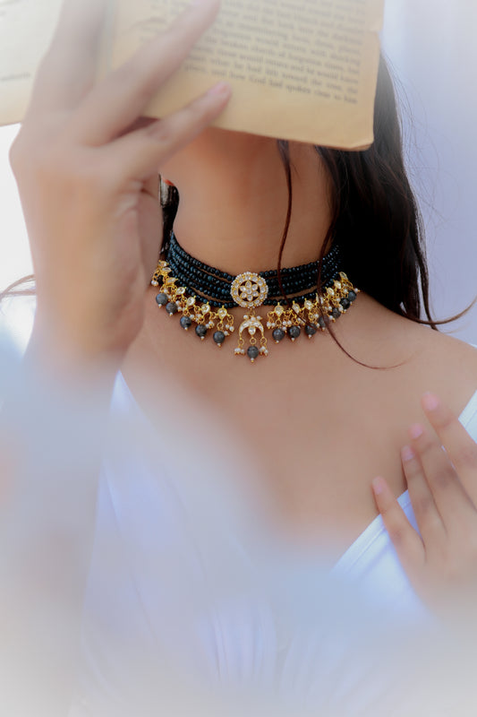 Liya Kundan Choker Necklace